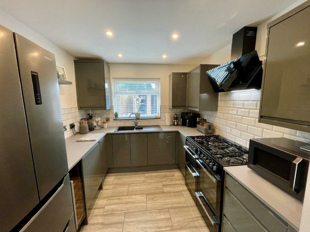 Additional property image - Mount Farm Way, Great Sutton, Ellesmere Port