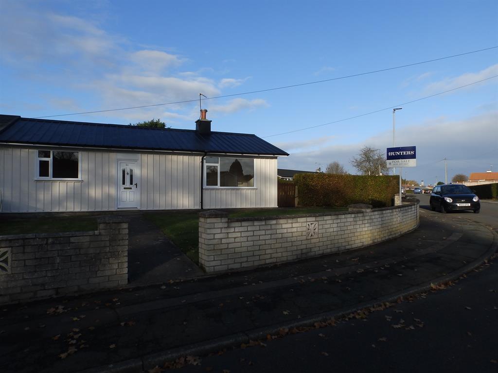 3 bedroom semidetached bungalow for sale in 34, Rivacre Brow
