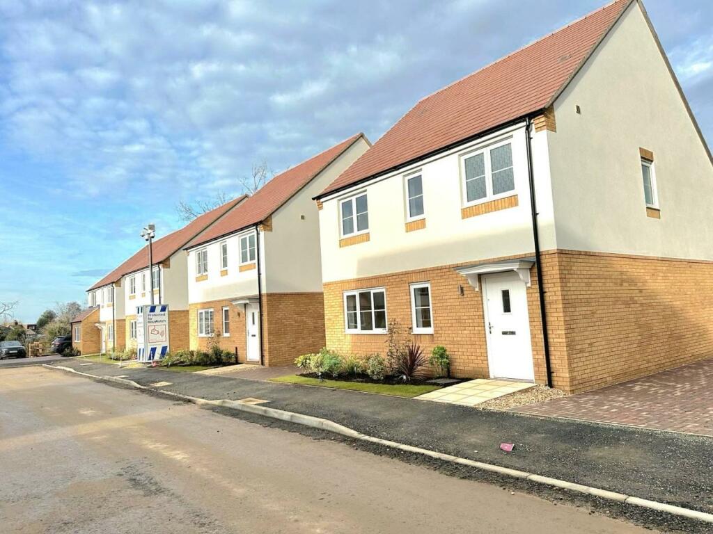 3 bedroom detached house for sale in Kingsthorpe, Northampton, NN2