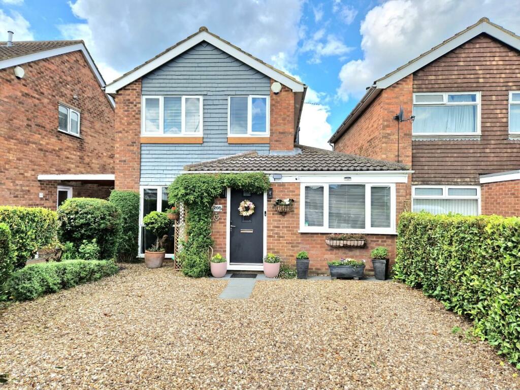 3 bedroom detached house for sale in Obelisk Rise, Kingsthorpe