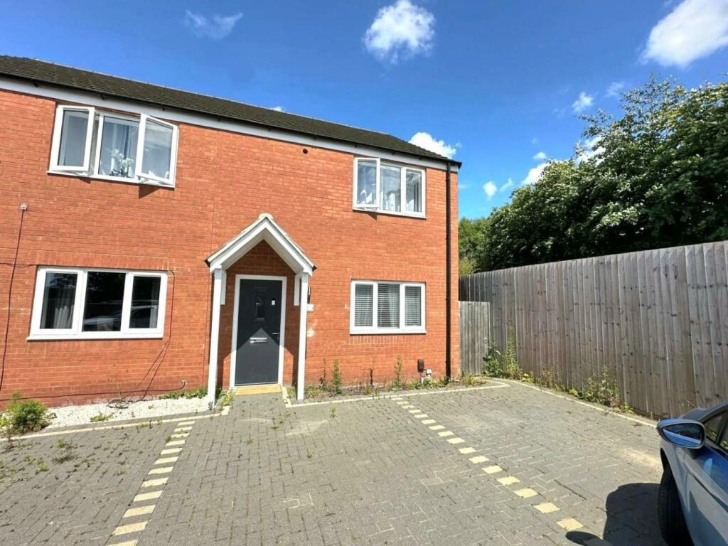 3 bedroom semidetached house for sale in Greenhills Road, Kingsthorpe