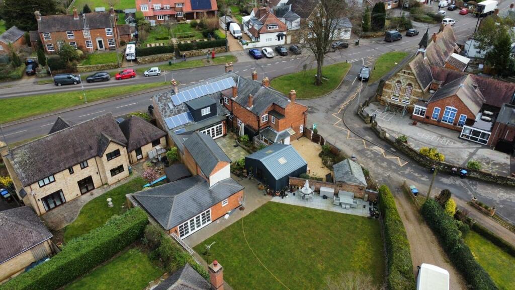 5 bedroom semidetached house for sale in The Green, Guilsborough, Northampton, NN6