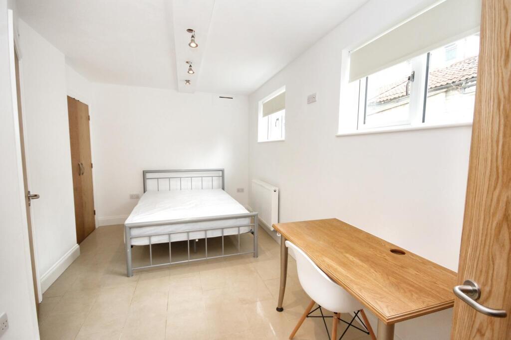 Additional property image - Mile End