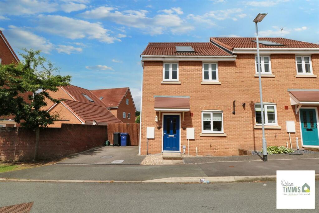 2 bedroom semidetached house for sale in Smith Way, Silverdale