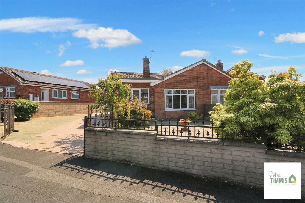 2 bedroom semi-detached bungalow for sale in Gleneagles Crescent, Birches Head, Stoke-On-Trent, ST1