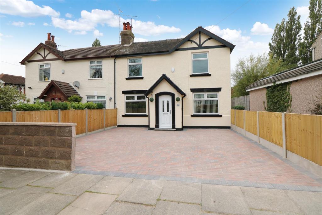 3 bedroom house for sale in Trentham Road, Blurton, StokeOnTrent, ST3