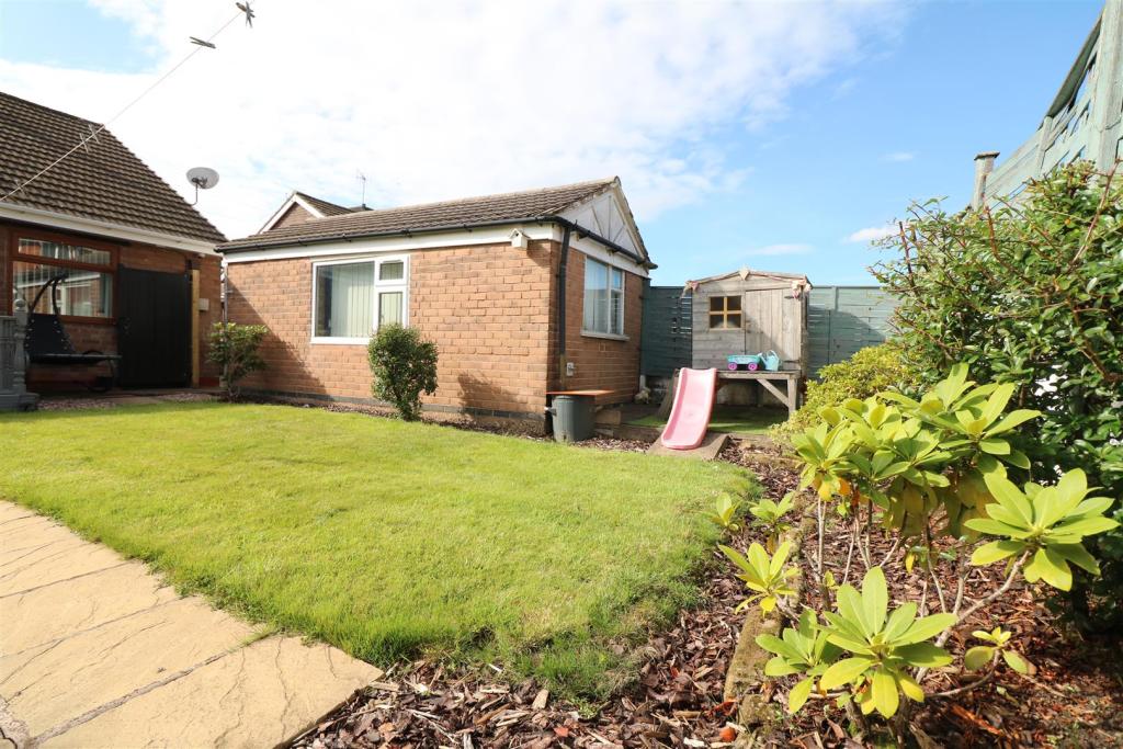 2 bedroom semidetached bungalow for sale in Fishpond Way, Abbey Hulton