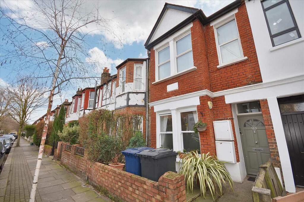 1 bedroom flat for sale in Southfield Road, Chiswick, W4