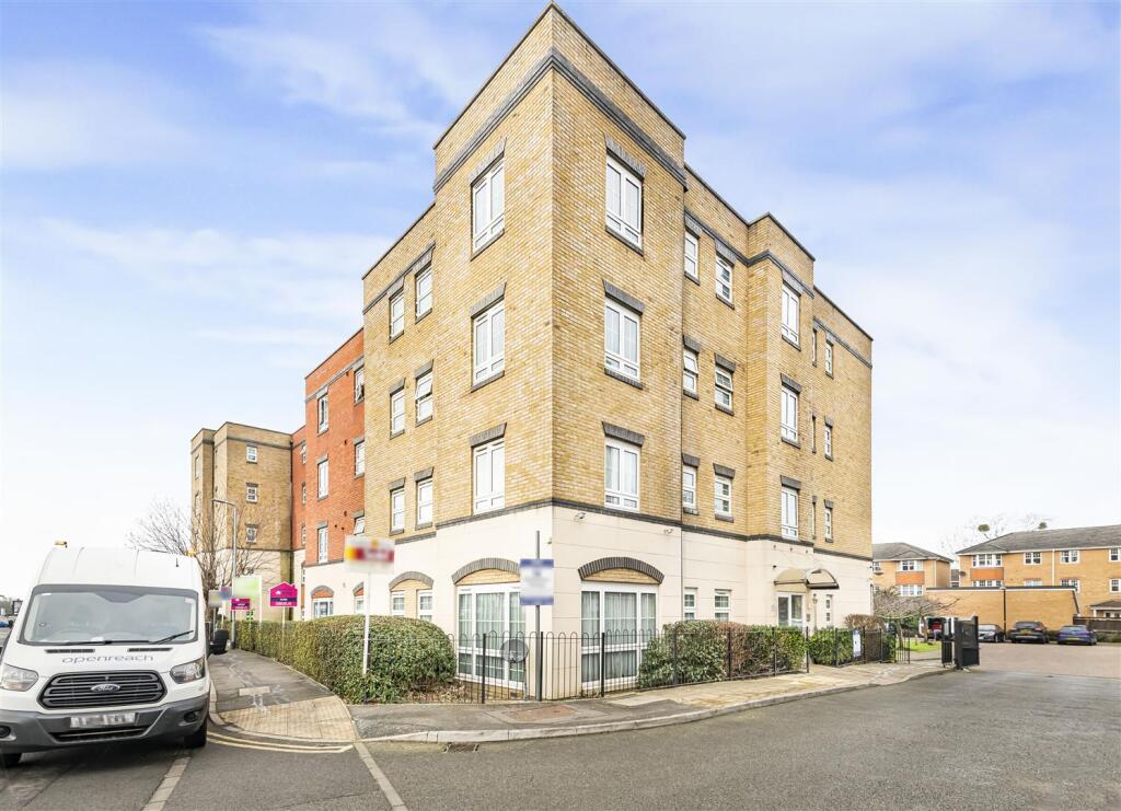 Main image of property: Holyhead Mews, Cippenham