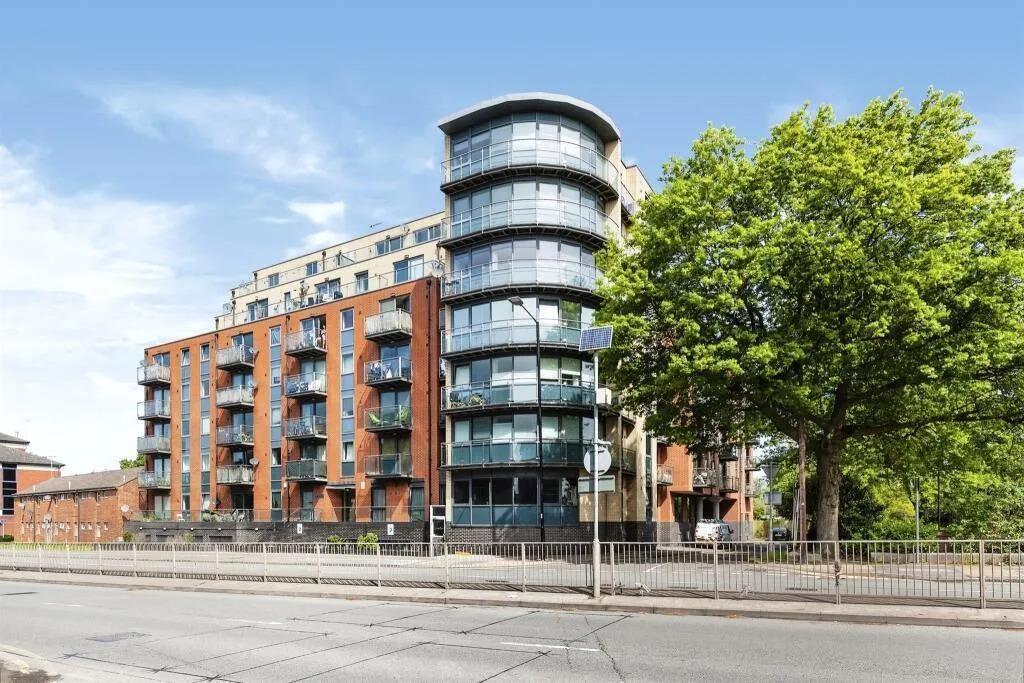 Main image of property: Bath Road, Slough