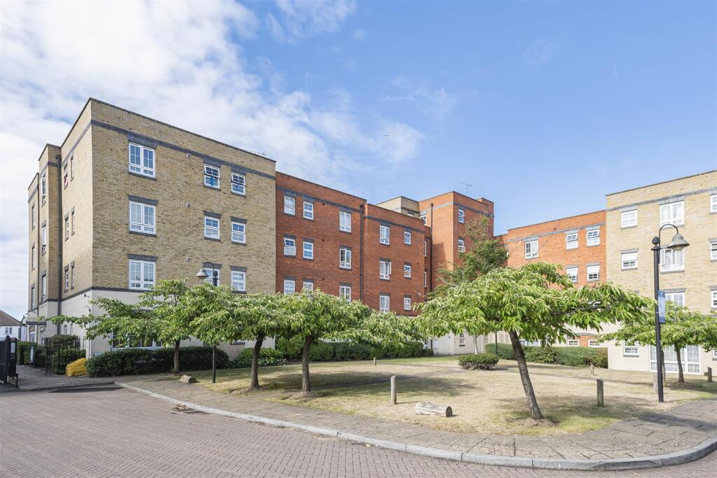 Main image of property: Holyhead Mews, Cippenham