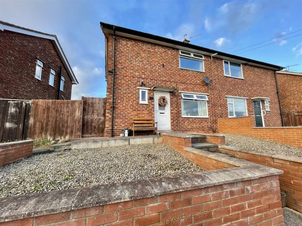 2 bedroom semidetached house for sale in Dryburgh View, Darlington, DL3