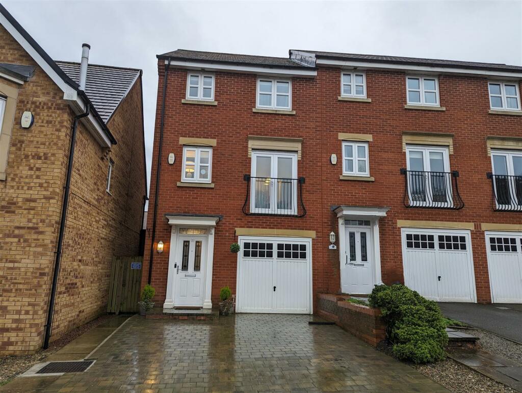 4 bedroom terraced house for sale in Youens Crescent, Newton Aycliffe, DL5