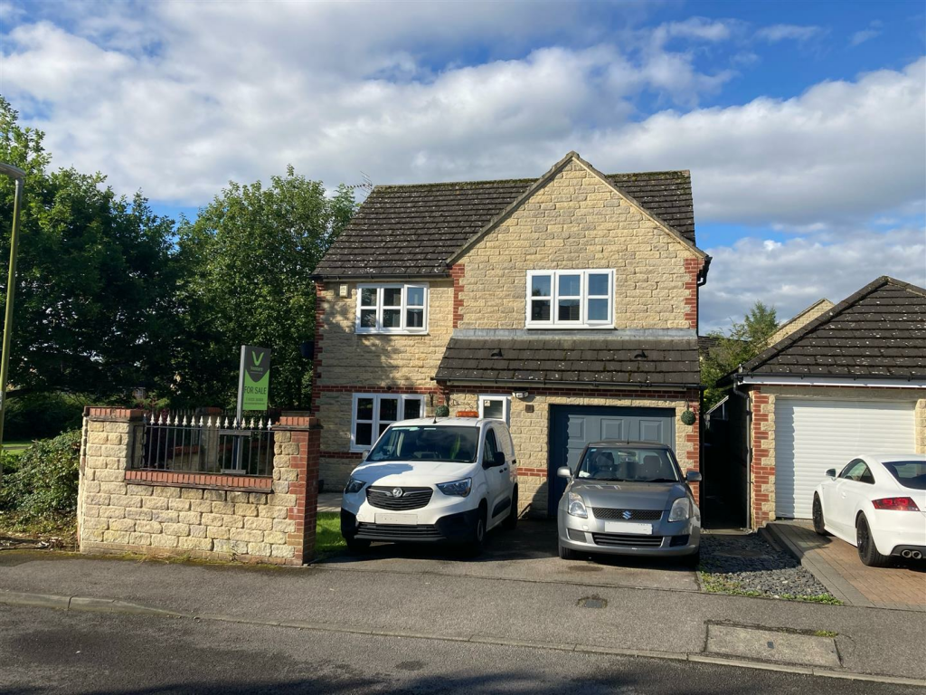 4 bedroom detached house for sale in Foxglove Close, Newton Aycliffe, DL5