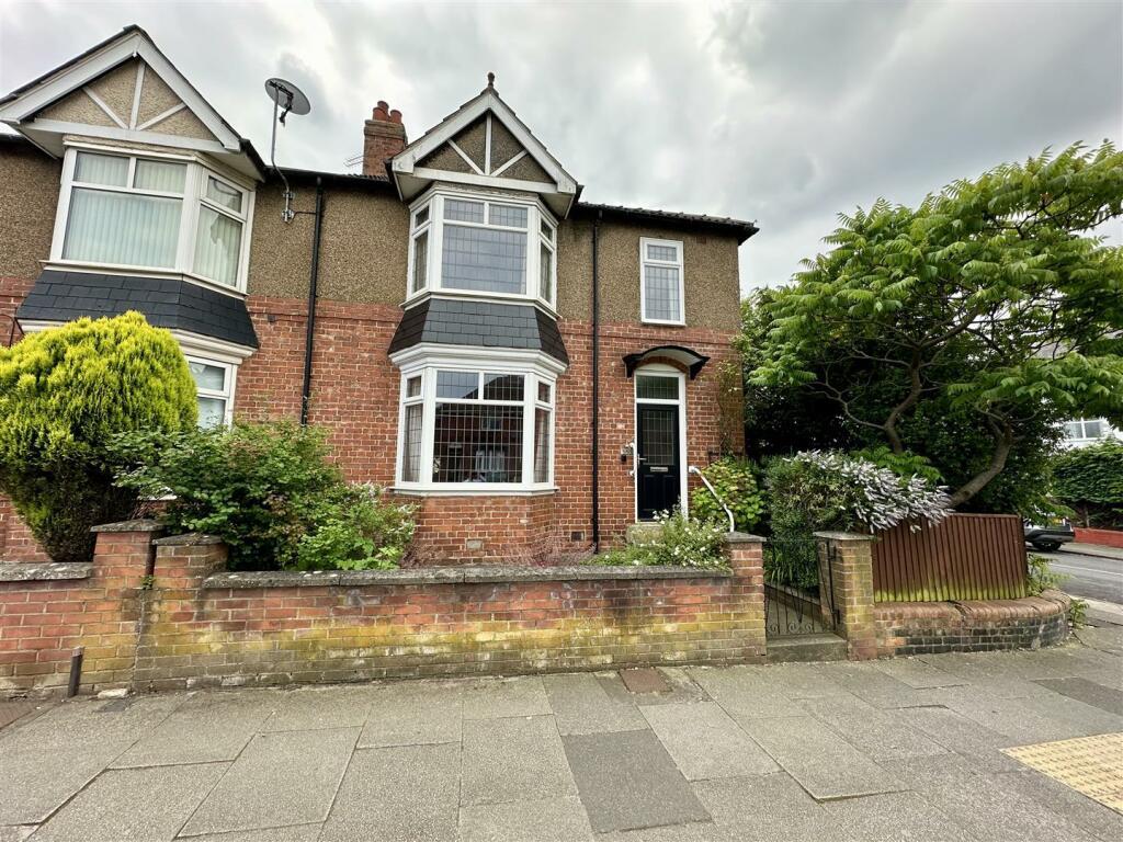 3 bedroom terraced house for sale in Brinkburn Road, Darlington, DL3