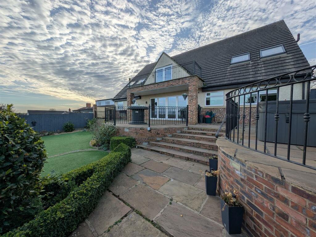 Additional property image - Beaumont Hill, Darlington