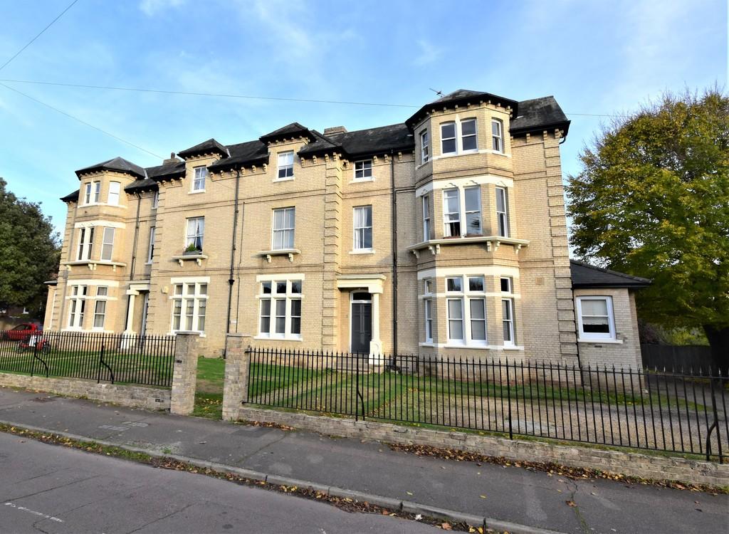 1 bedroom ground floor flat for sale in Victoria Road, Lexden
