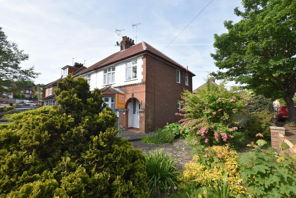 3 bedroom semidetached house for sale in Rosebery Avenue, Colchester, CO1