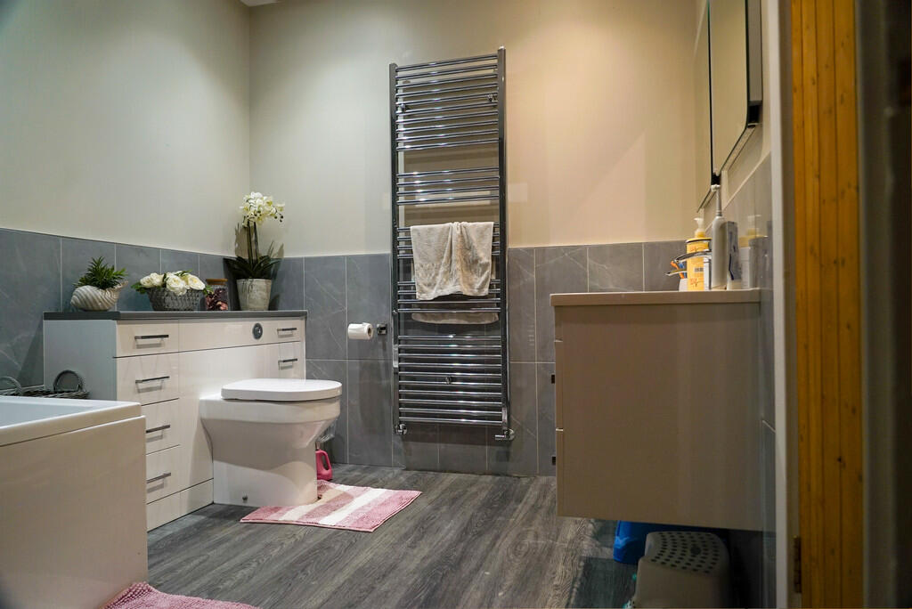 Additional property image - The Causeway, Great Horkesley