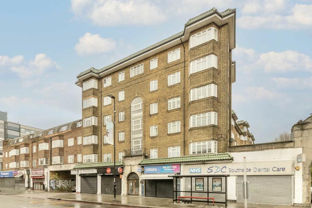 2 bedroom flat for sale in Streatham High Road, Streatham, SW16