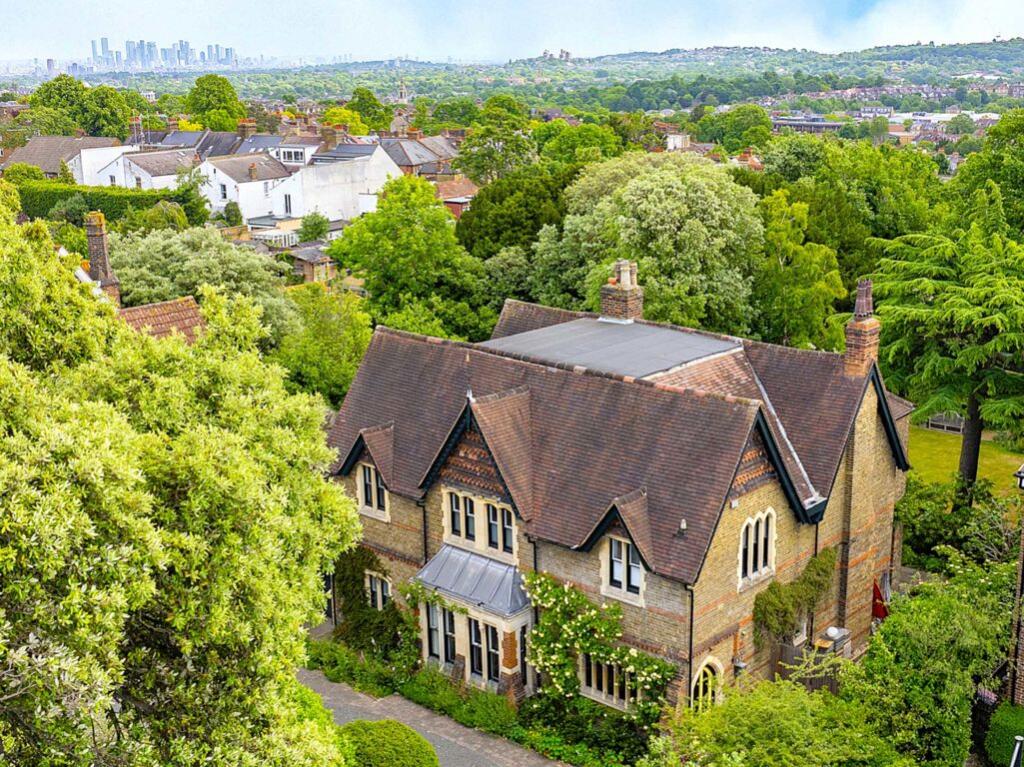 Main image of property: Leigham Court Road, Streatham