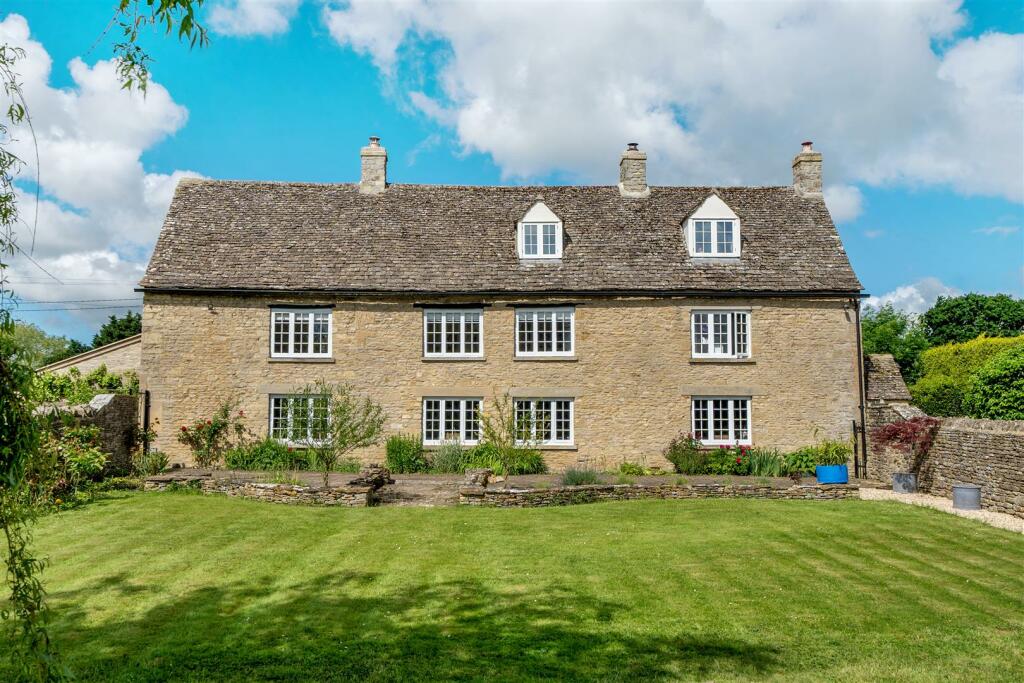 5 bedroom detached house for sale in Burford Road, Black Bourton