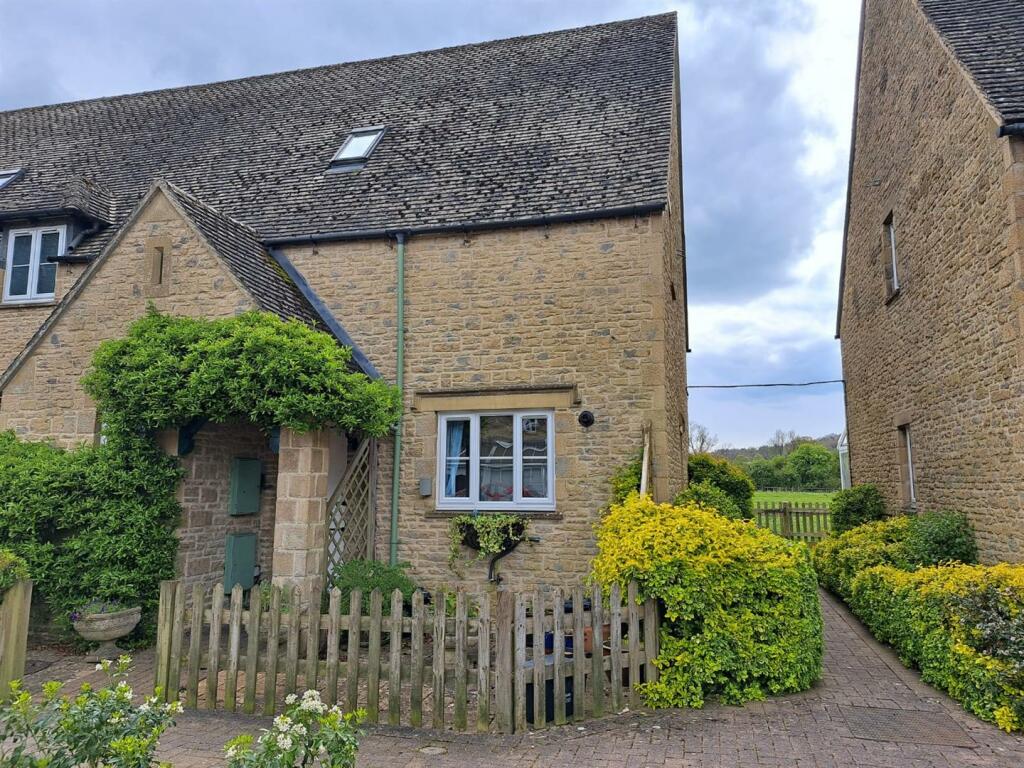 Main image of property: Broadlands Court, Bourton-On-The-Water, Cheltenham
