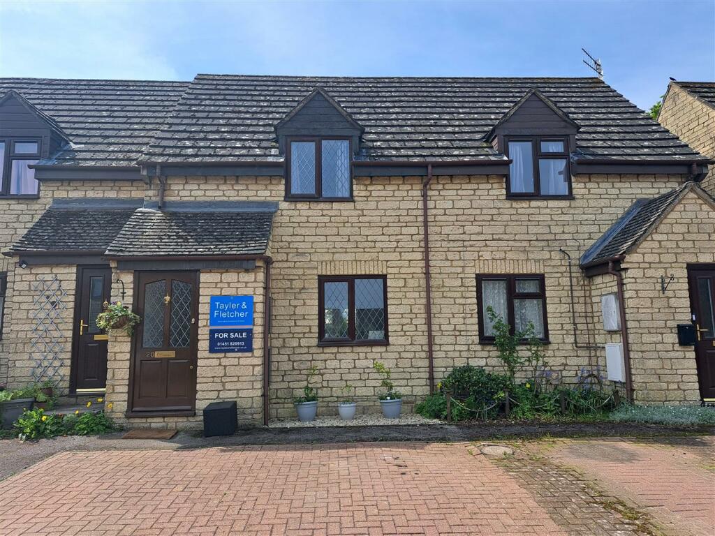 2 bedroom terraced house for sale in 20 Folly Field, BourtonOnThe