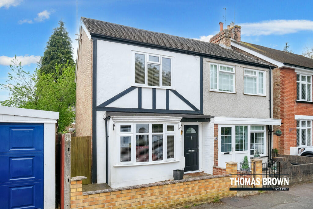 3 bedroom semidetached house for sale in Cobden Road, Farnborough