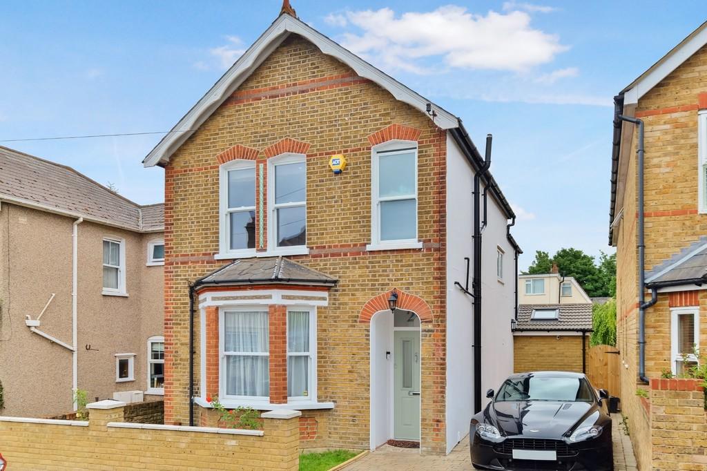 3 bedroom detached house for sale in Derry Downs, Orpington, BR5