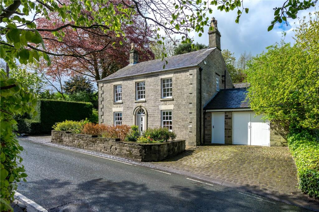 4 bedroom detached house for sale in Higher Lane, Dalton, Wigan