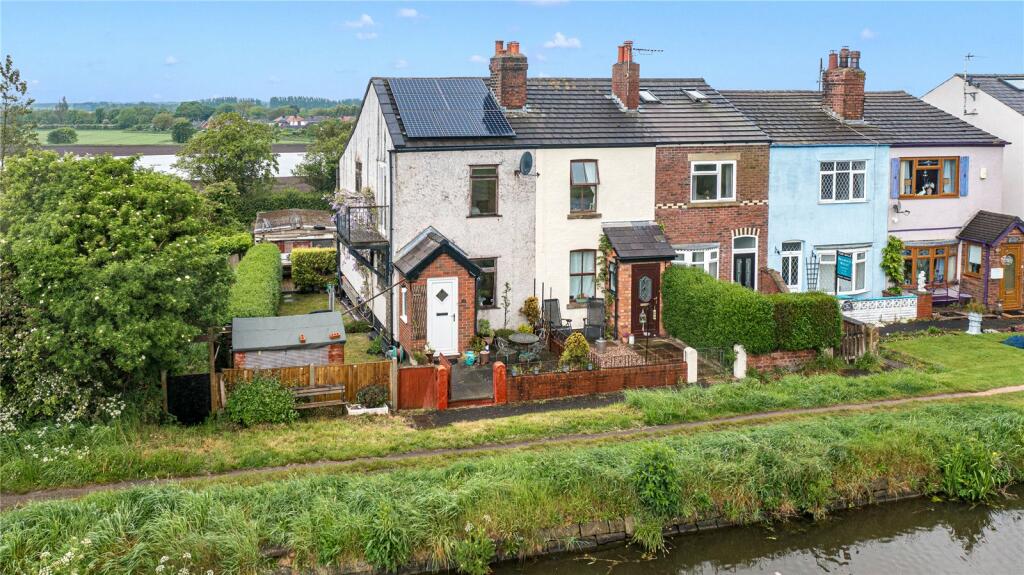 2 bedroom end of terrace house for sale in Canal Bank, New Lane