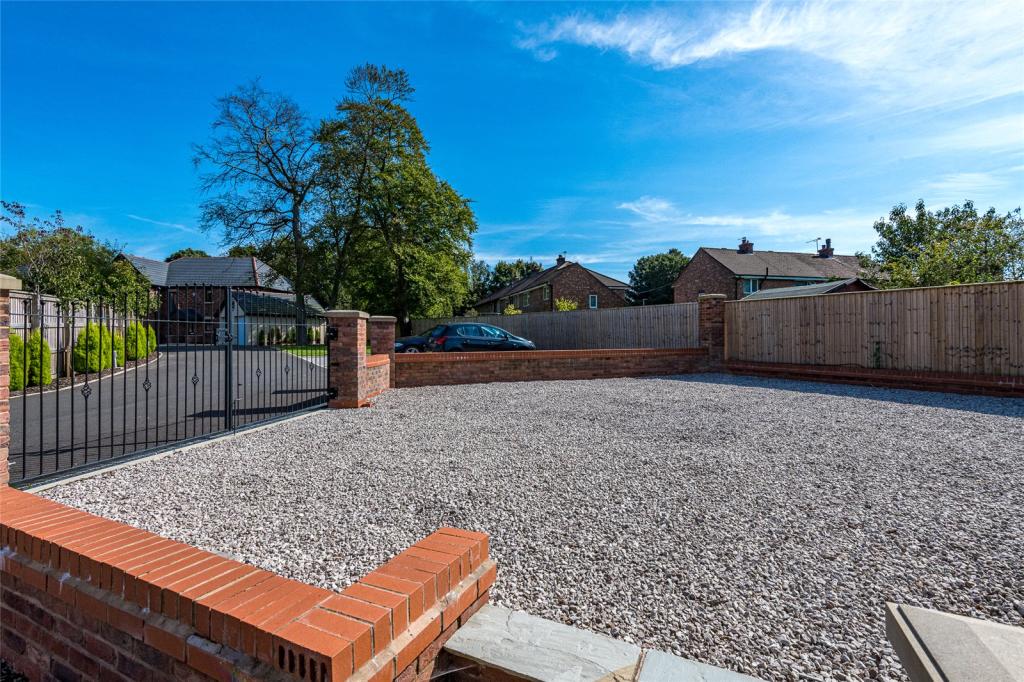 5 bedroom detached house for sale in Balshaw Villa Gardens, Euxton