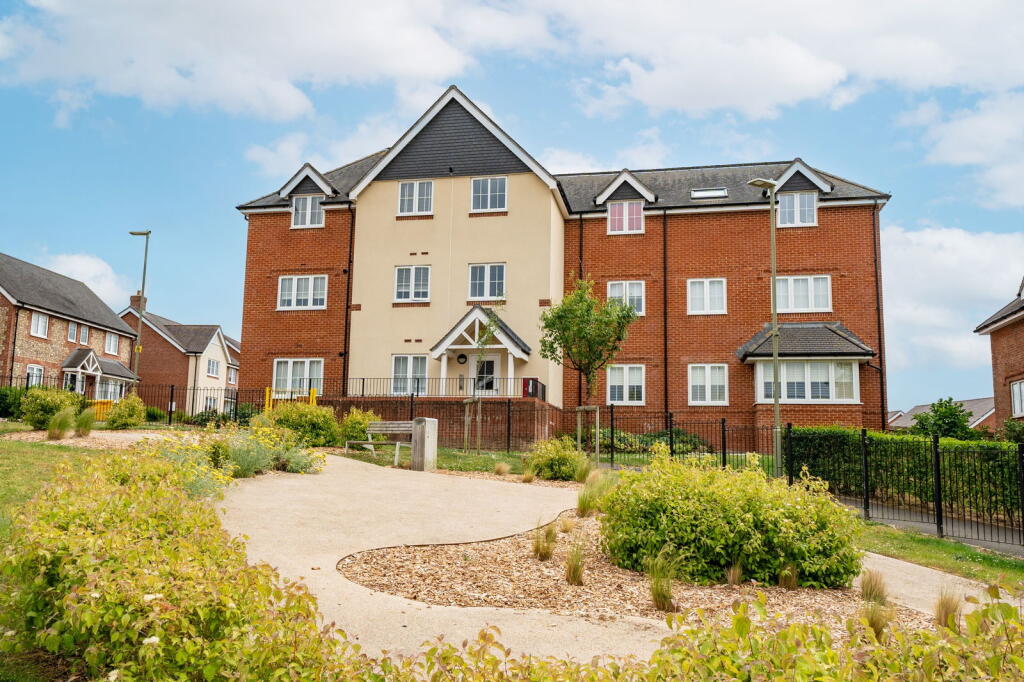 Main image of property: Observer Point Road, Overton , RG25 3FA