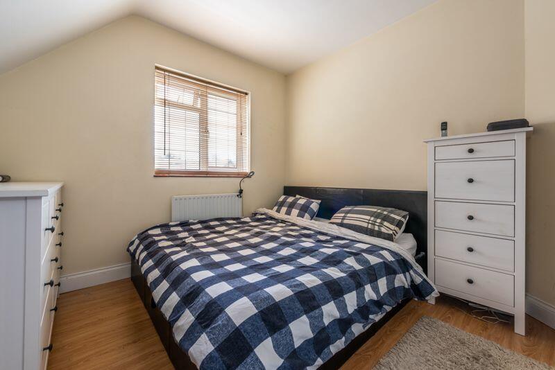 3 bedroom character property for sale in Lower Road Bookham , KT23