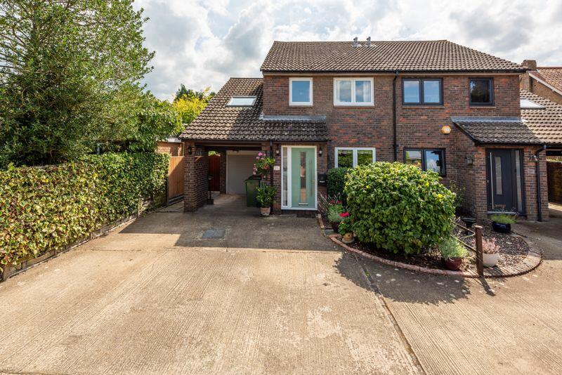 4 bedroom semidetached house for sale in Leatherhead Road, Bookham, KT23