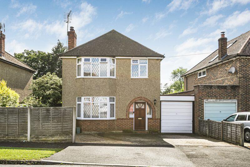3 bedroom detached house for sale in Sole Farm Avenue Bookham, KT23