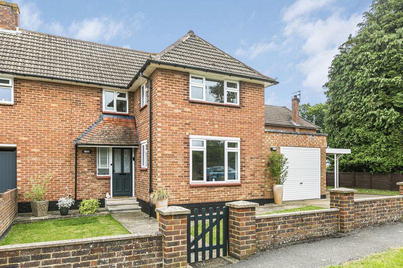 3 bedroom semidetached house for sale in Whiteway, Bookham, KT23