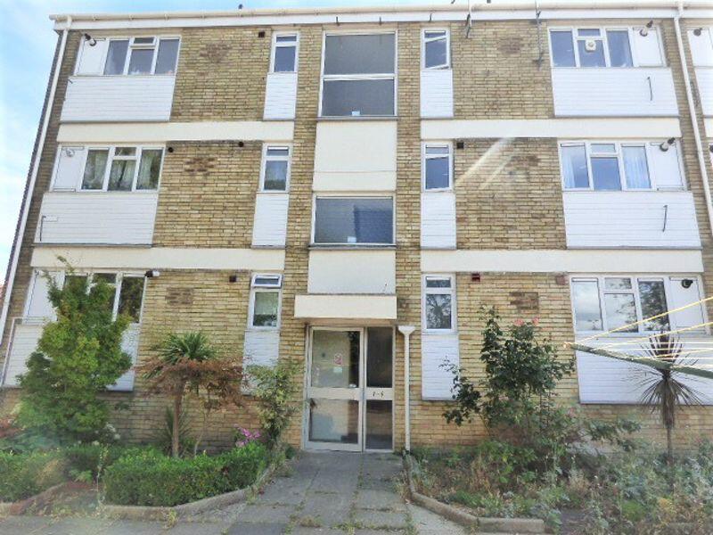 1 bedroom apartment for sale in Church Gardens Dorking, RH4