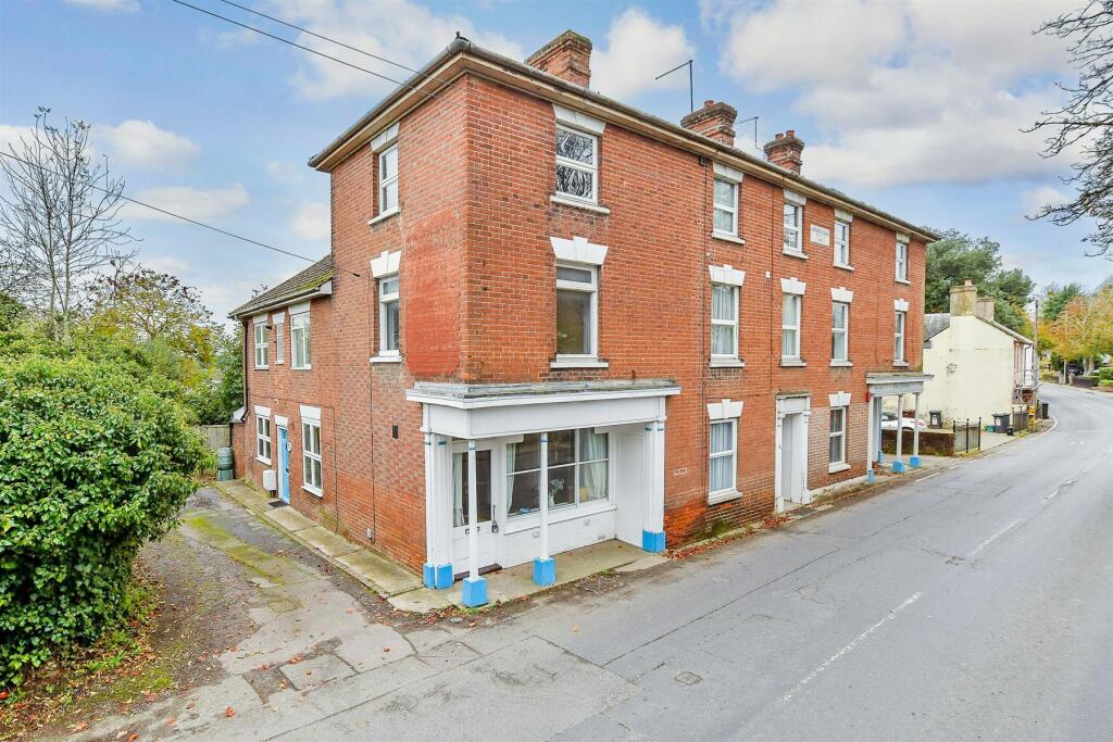 Main image of property: Tonbridge Road, Wateringbury, Maidstone, Kent
