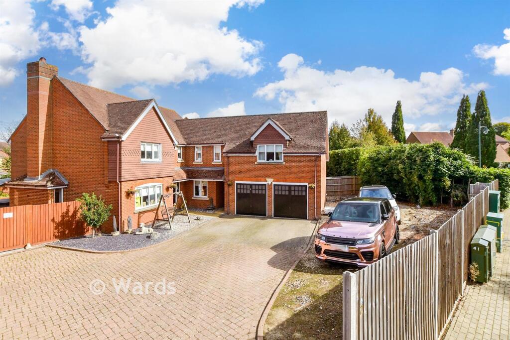Main image of property: Bovarde Avenue, Kings Hill, West Malling, Kent