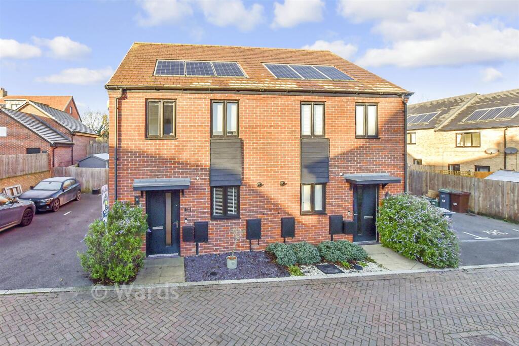 Main image of property: Rose Avenue, Leybourne, West Malling, Kent