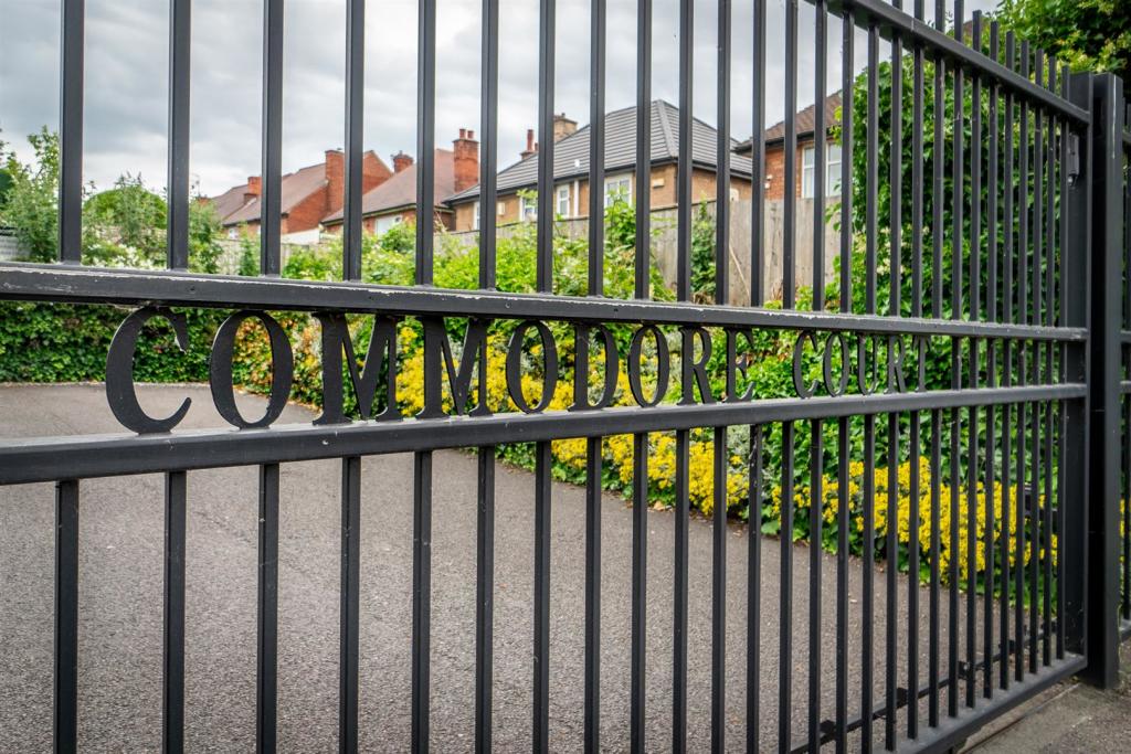 2 bedroom apartment for sale in Commodore Court, Bar Lane, Nottingham, NG8