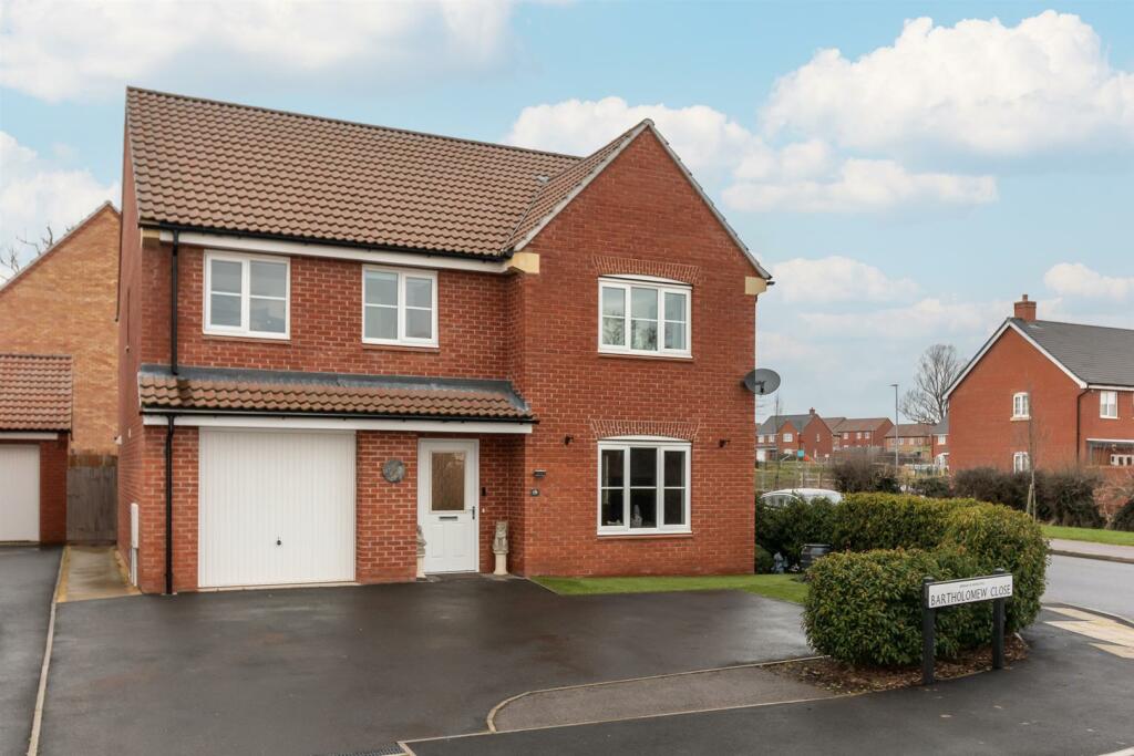 4 bedroom detached house for sale in Bartholomew Close, Edwalton