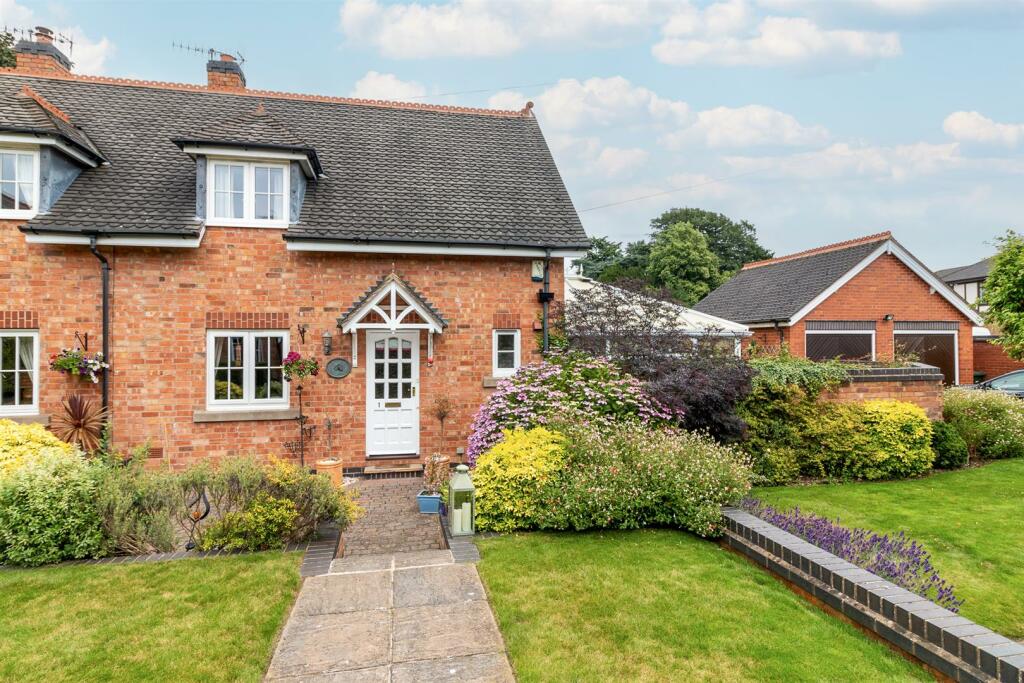 2 bedroom barn conversion for sale in Wilford Road, Ruddington