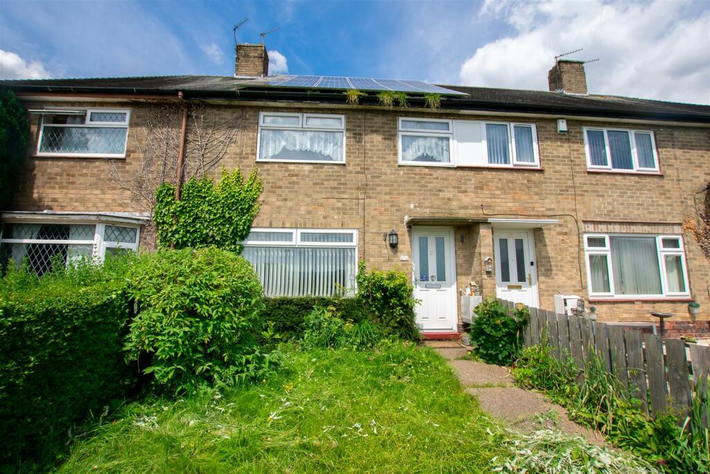 3 bedroom terraced house for sale in Havenwood Rise, Clifton
