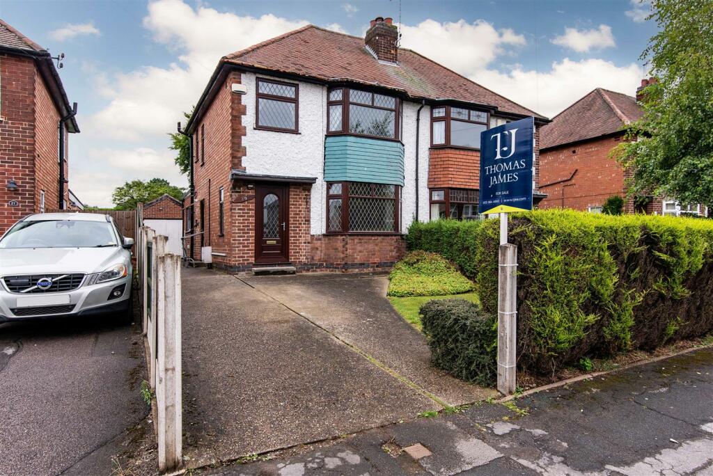 3 bedroom semidetached house for sale in Rufford Road, Ruddington, Nottingham, NG11