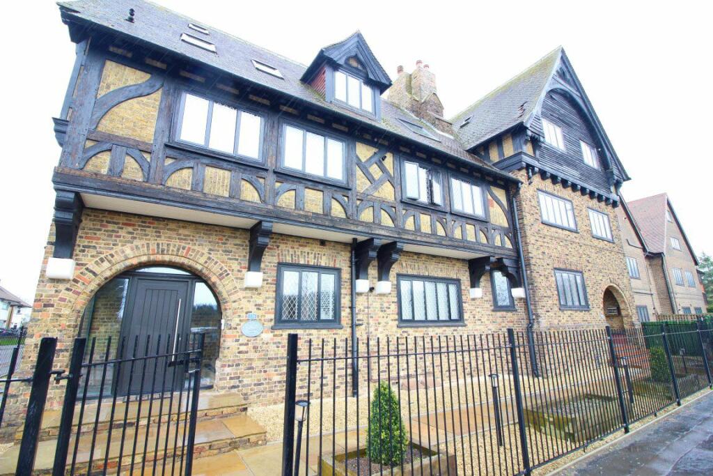 1 bedroom flat for rent in Herkomer House, Bushey, WD23