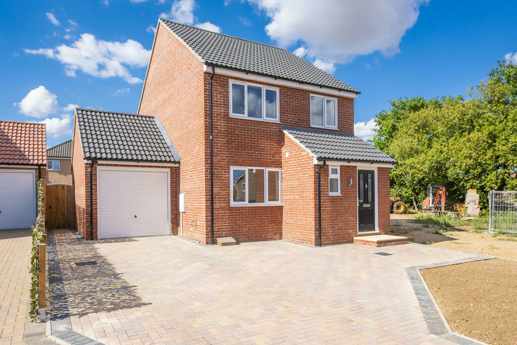 3 bedroom detached house for sale in Glemsford, Sudbury, Suffolk, CO10