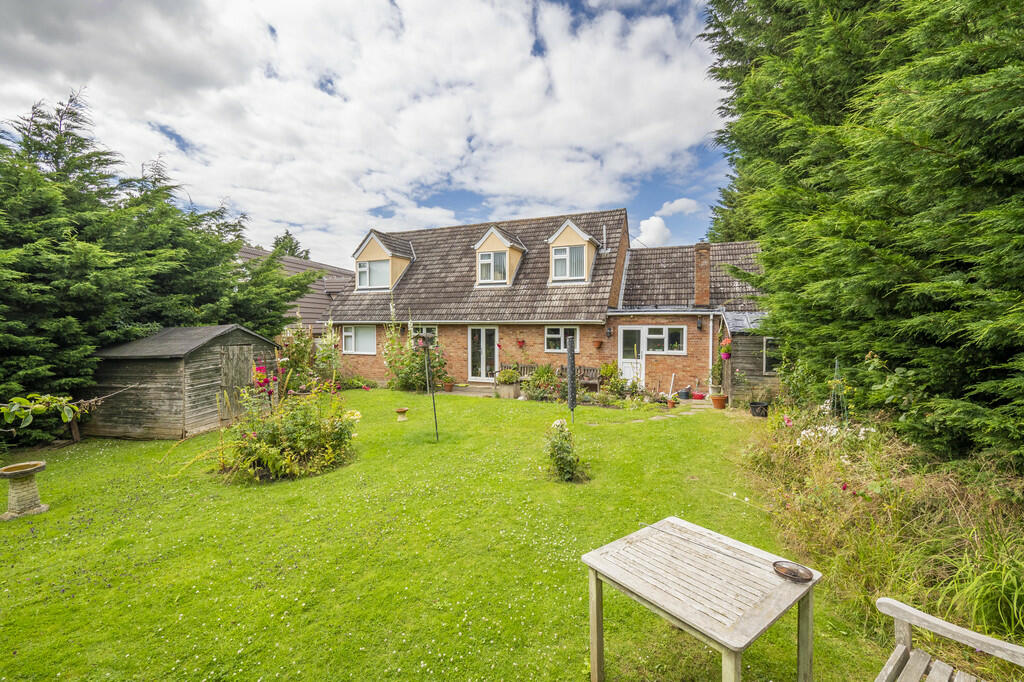 4 bedroom chalet for sale in Old Bury Road, Alpheton, Sudbury, CO10
